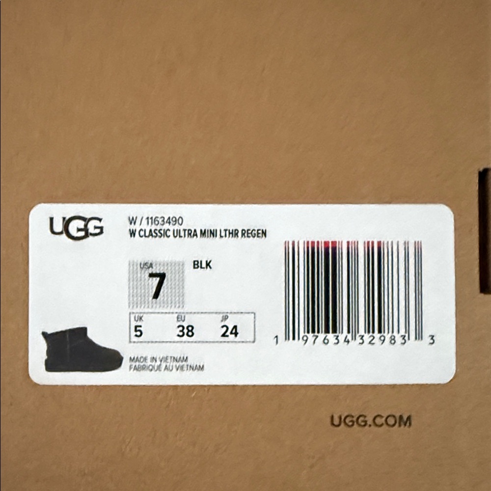 UGG Women's Classic Ultra Mini Leather Boots - Black